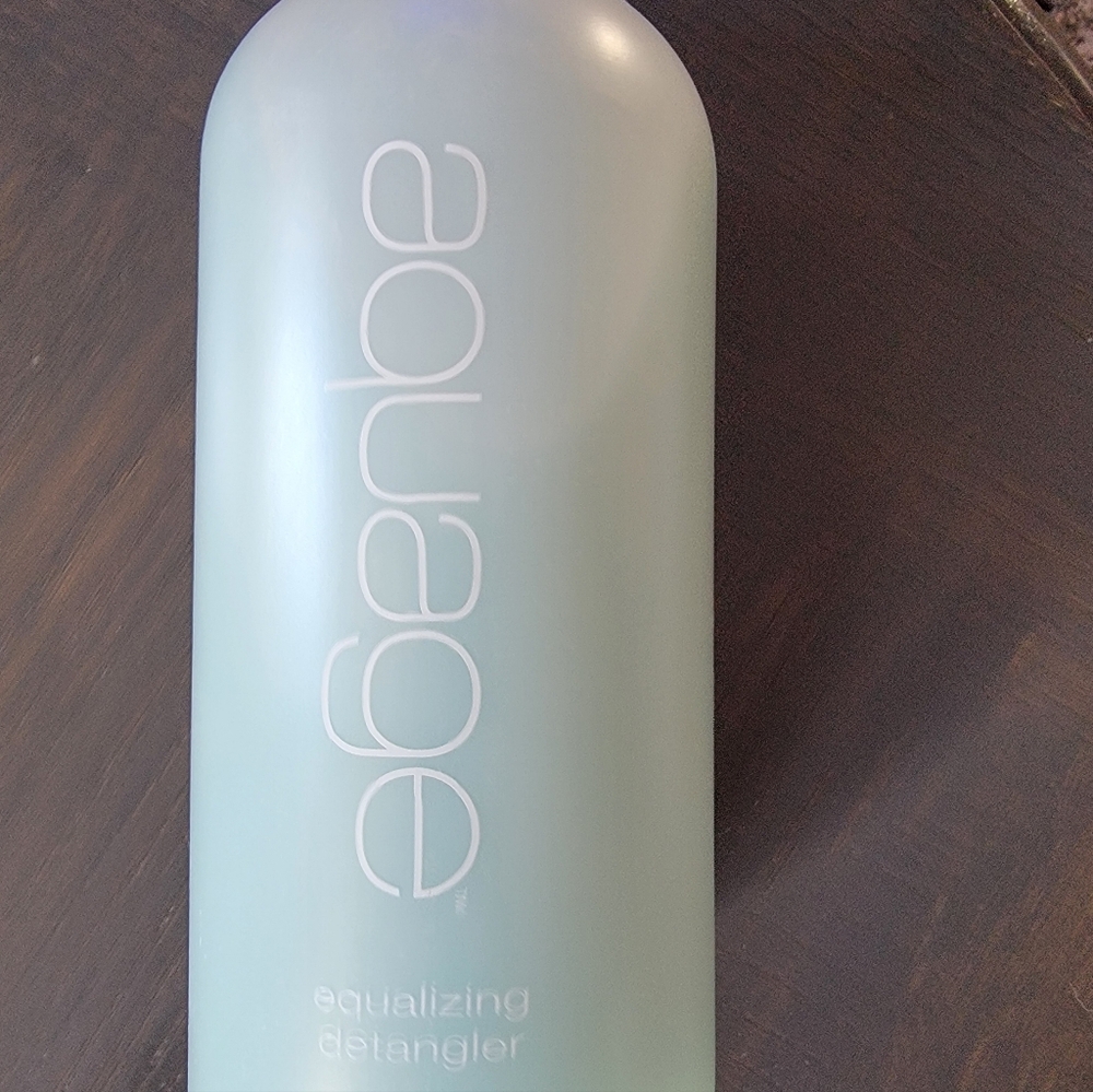 Aquage Equalizing detangler 35 Oz.